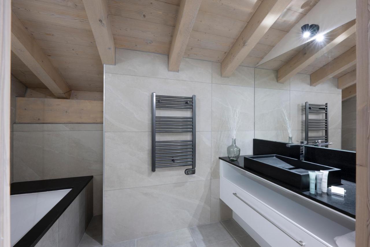 Mgm Hotels & Residences - Residence Le Roc Des Tours เลอกรองด์บอร์นอง ภายนอก รูปภาพ